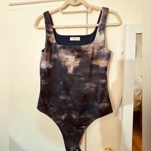 Aritzia Babaton Contour Squareneck Longsleeve Bodysuit